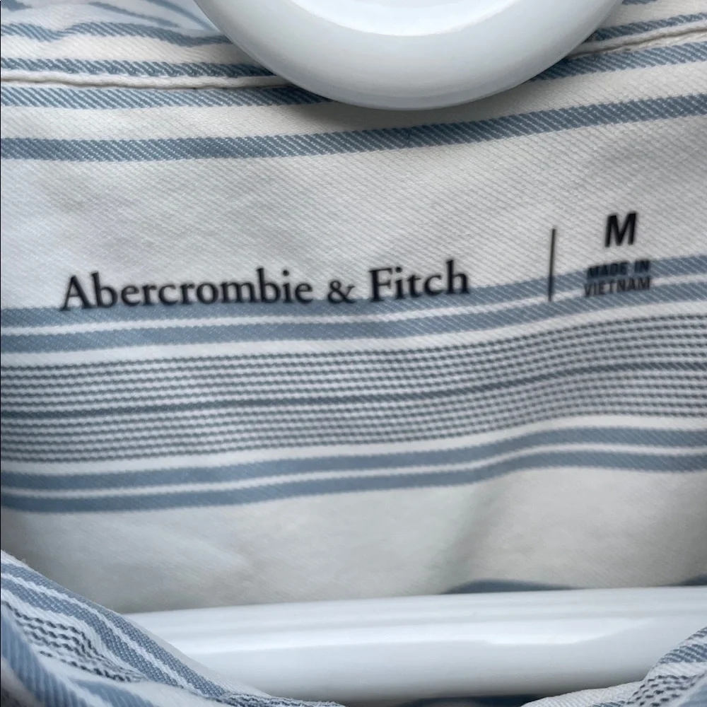 Abercrombie & Fitch Men's Blue and White Striped Shirt - Picture 2 of 8